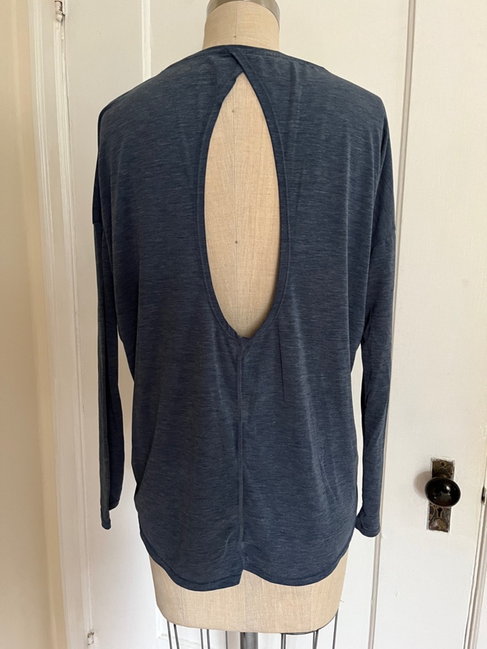 MPG Open-Back Long Sleeve Yoga Top - Slate Blue Size XS